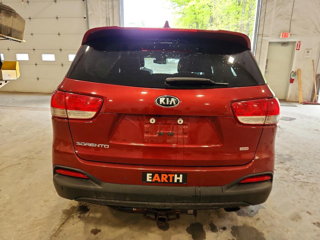 2017 KIA SORENTO LX photo 6