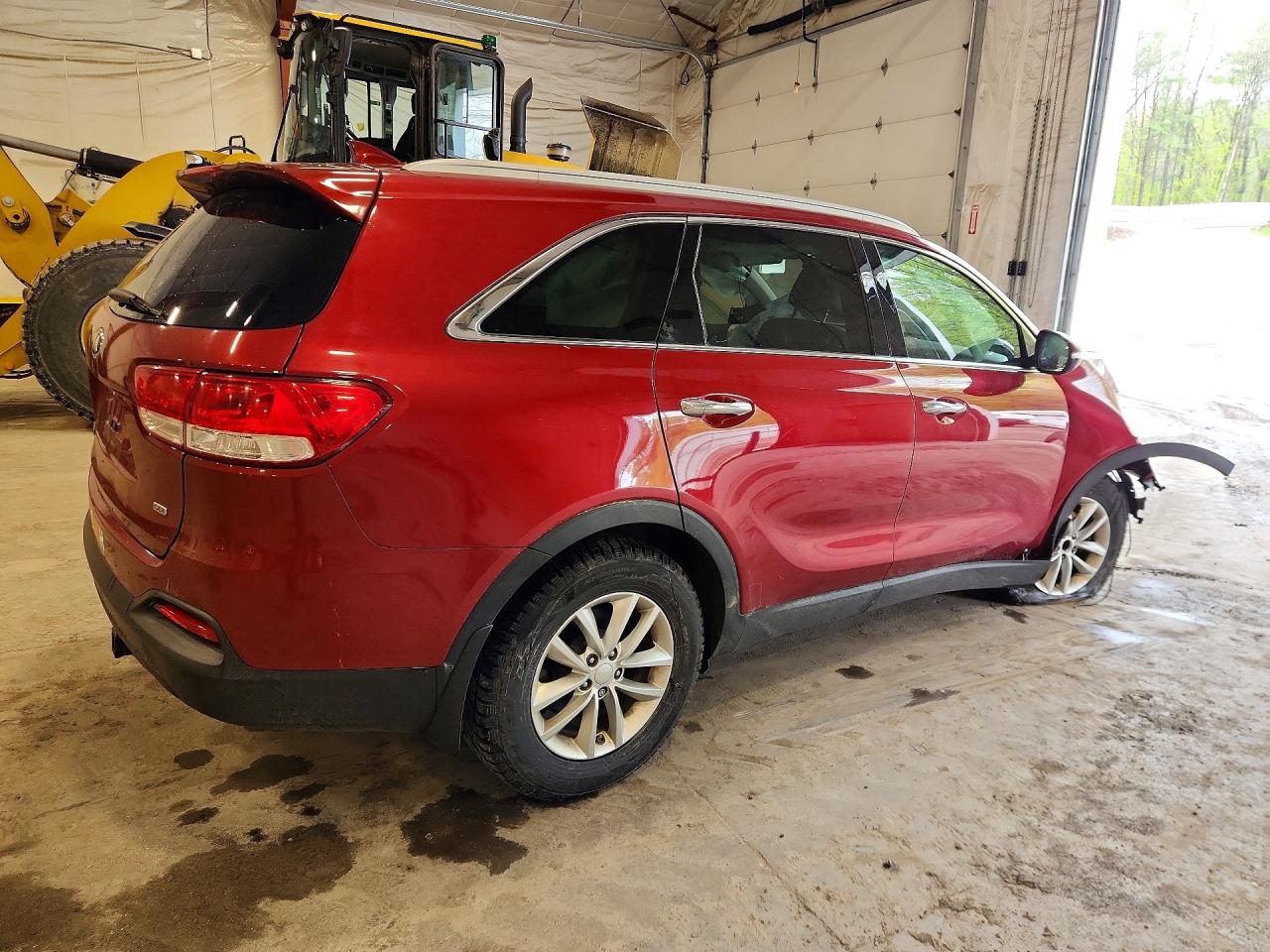 2017 KIA SORENTO LX photo 3
