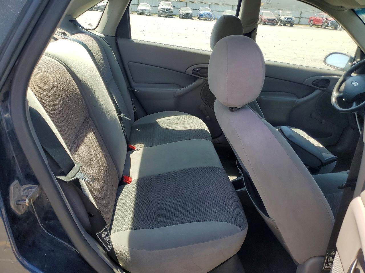 2003 FORD FOCUS LX photo 19