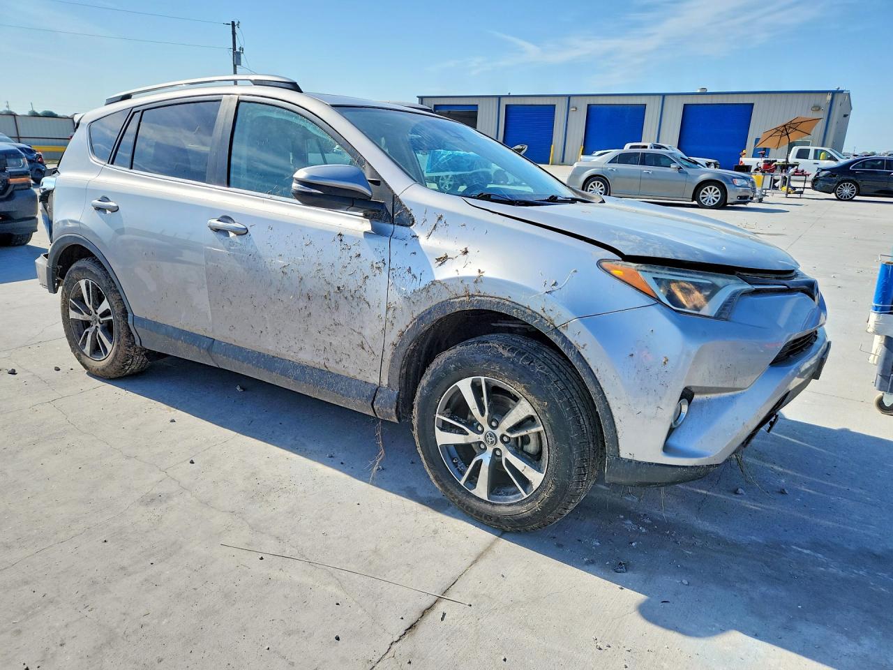 2017 TOYOTA RAV4 XLE photo 10