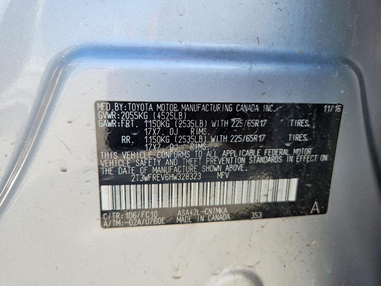 2017 TOYOTA RAV4 XLE photo 37