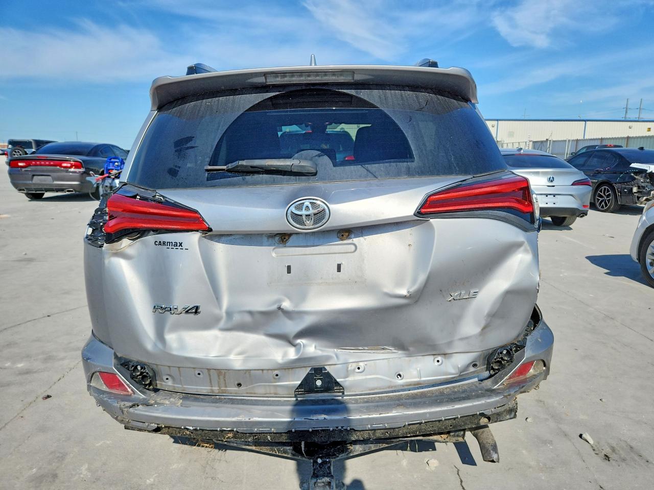 2017 TOYOTA RAV4 XLE photo 16