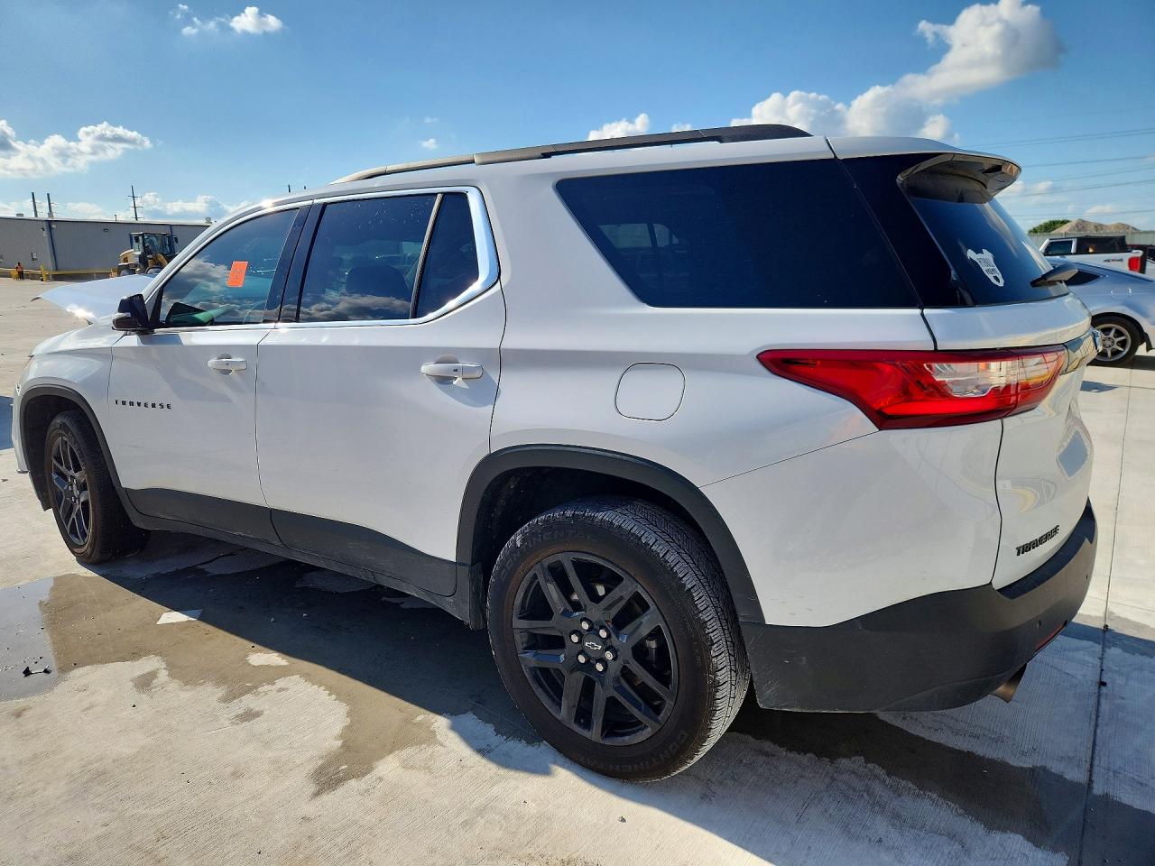 2020 CHEVROLET TRAVERSE LT photo 3