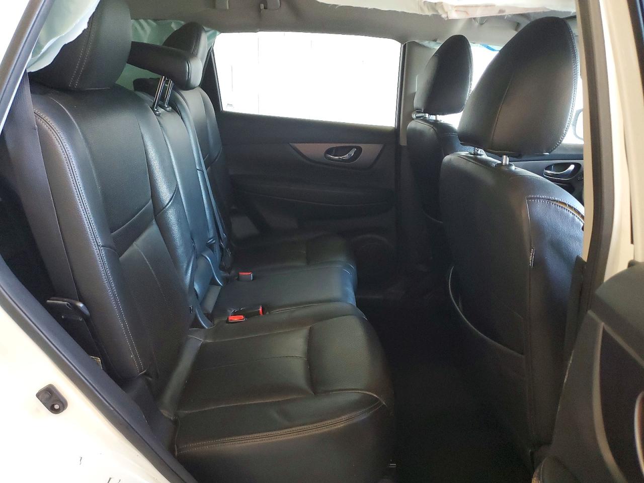 2016 NISSAN ROGUE SV photo 19