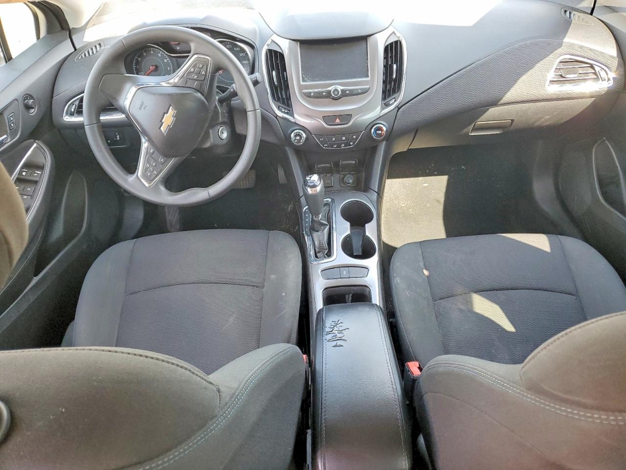 2017 CHEVROLET CRUZE LT photo 22