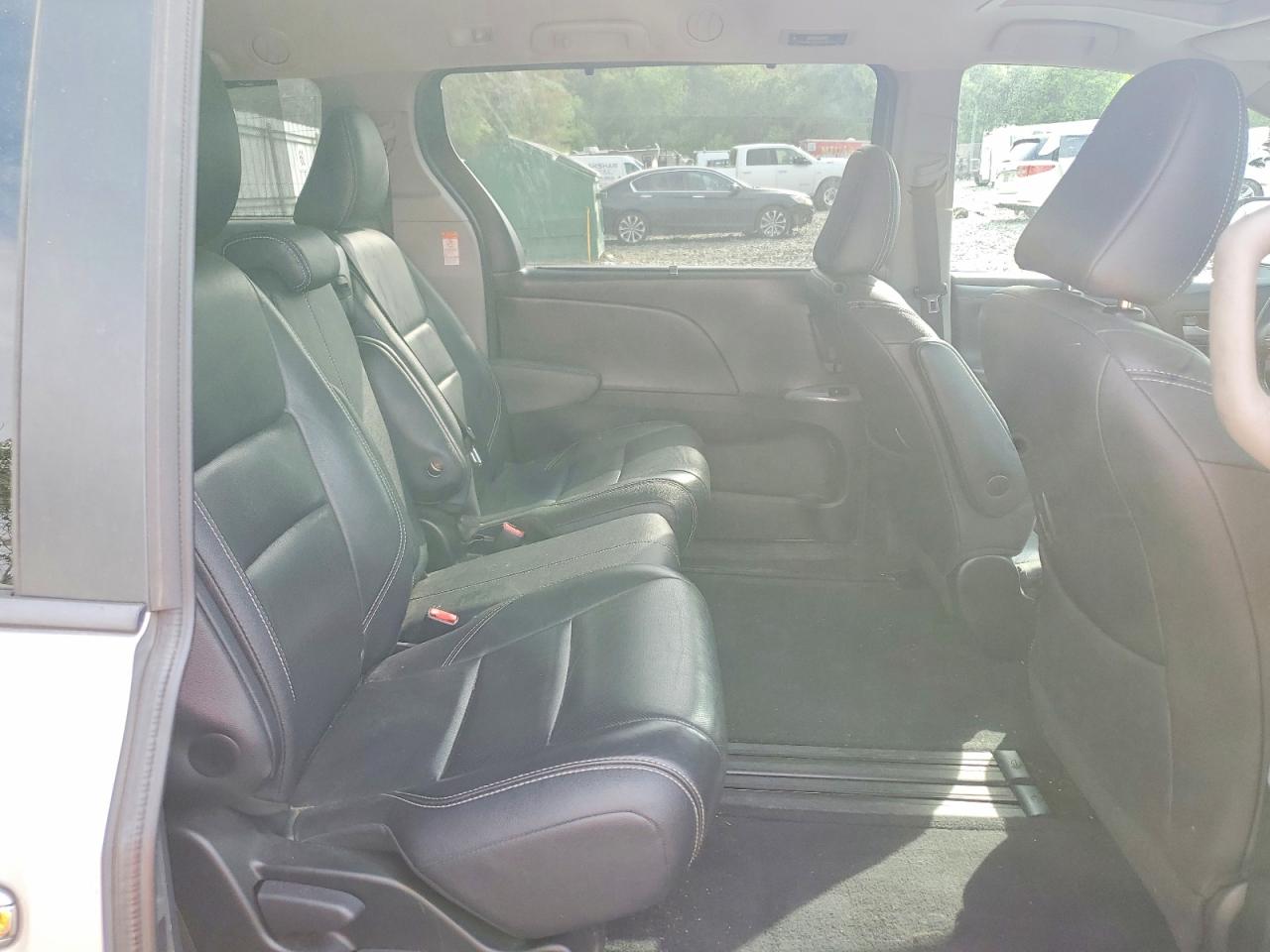 2015 TOYOTA SIENNA SPORT photo 21