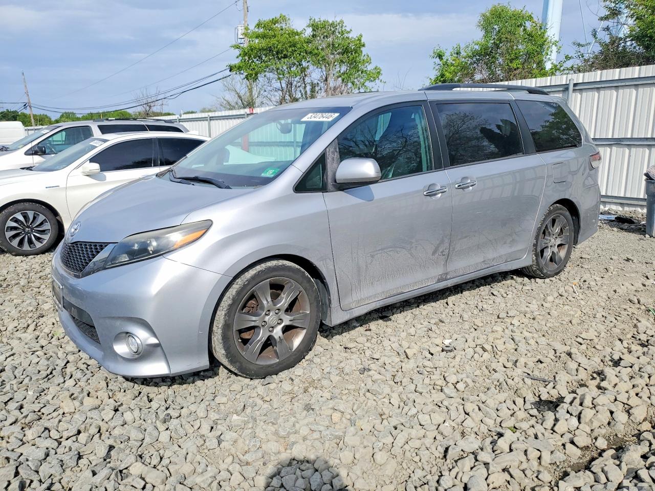 2015 TOYOTA SIENNA
