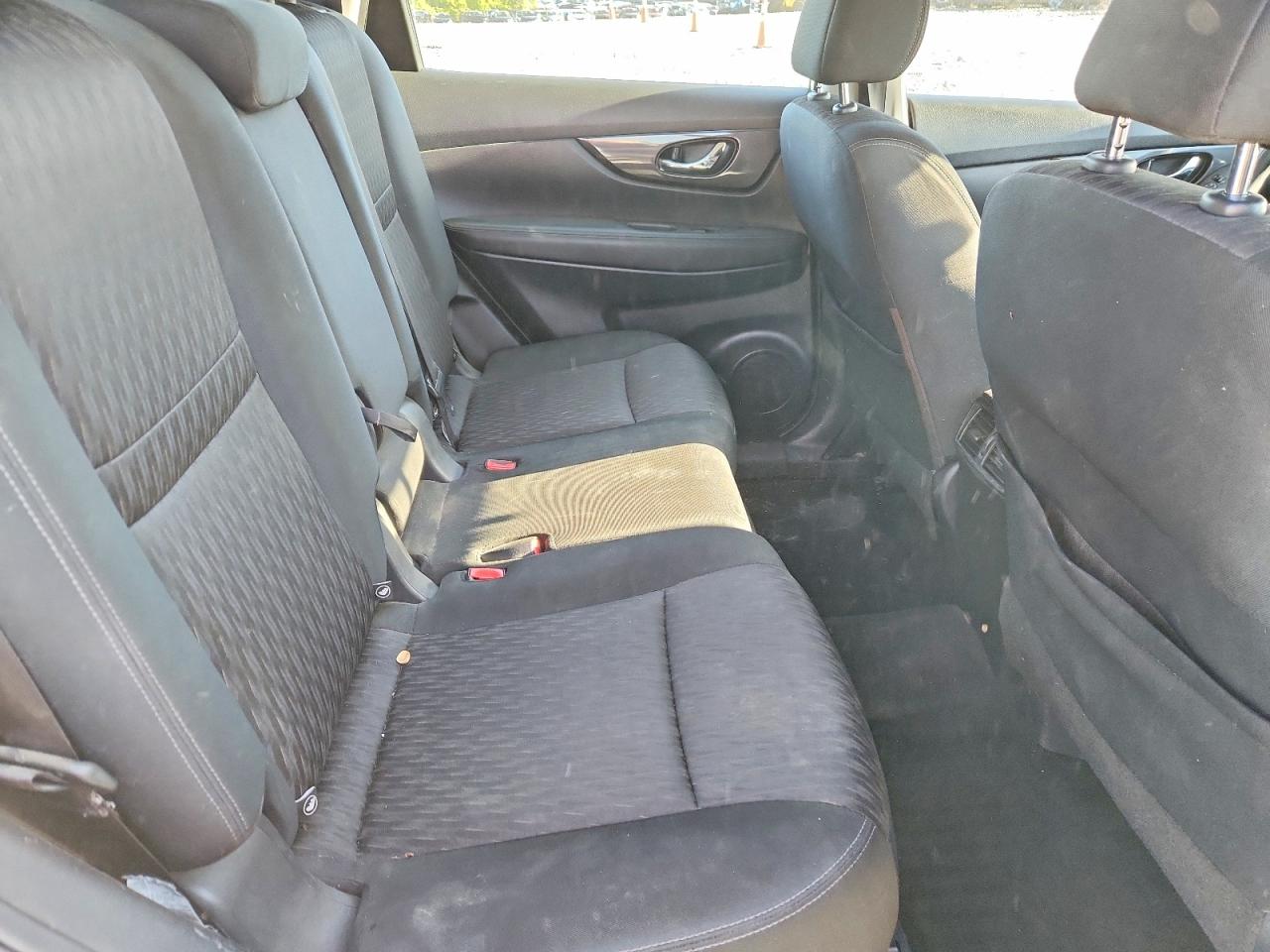 2018 NISSAN ROGUE S photo 19