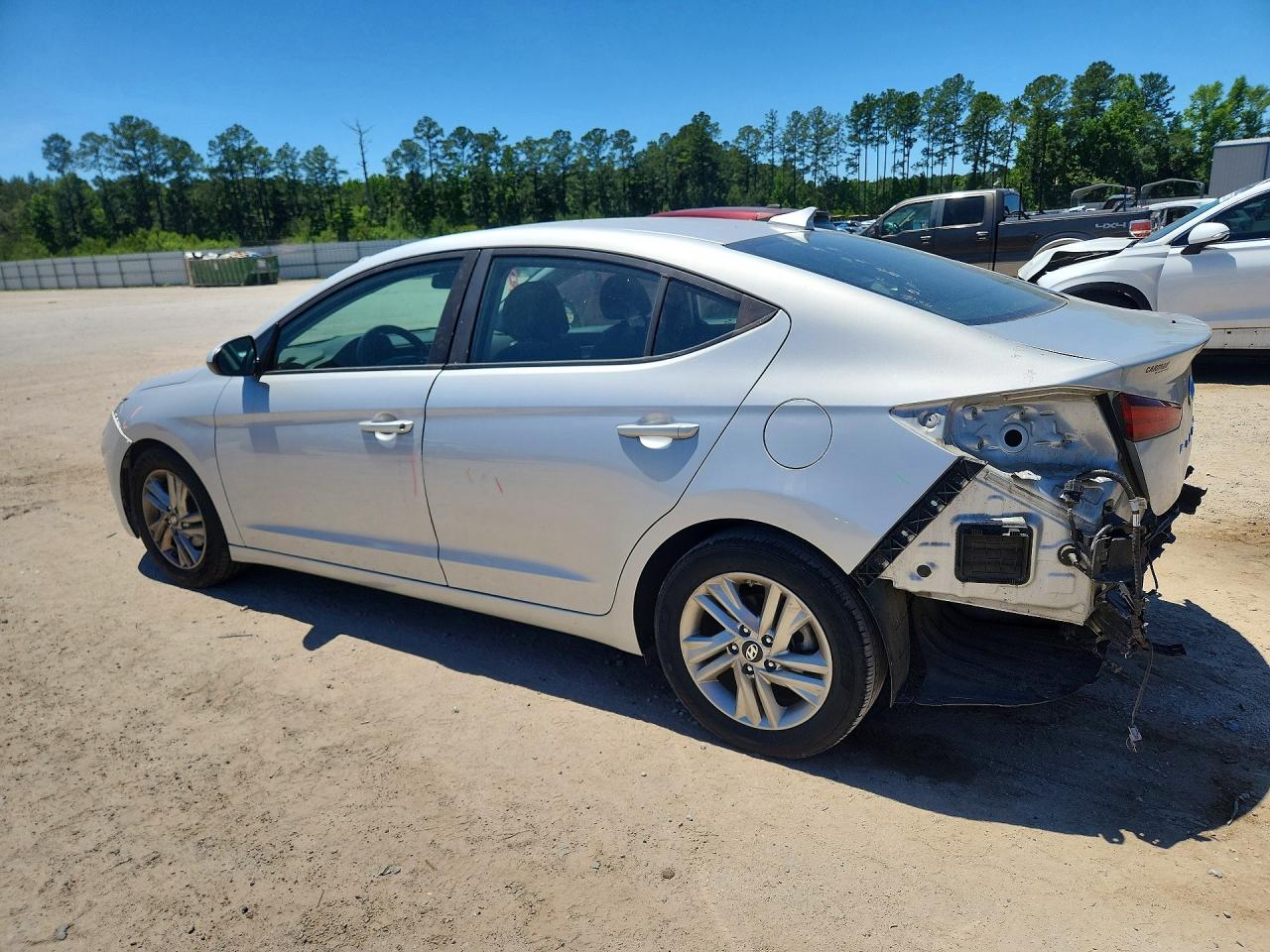 2019 HYUNDAI ELANTRA SEL photo 3