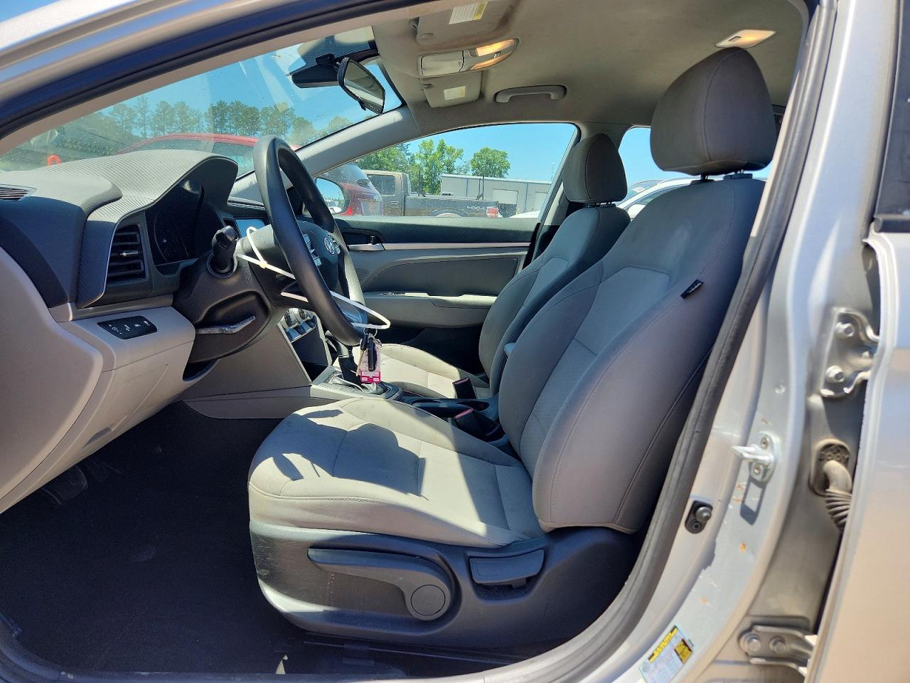 2019 HYUNDAI ELANTRA SEL photo 13