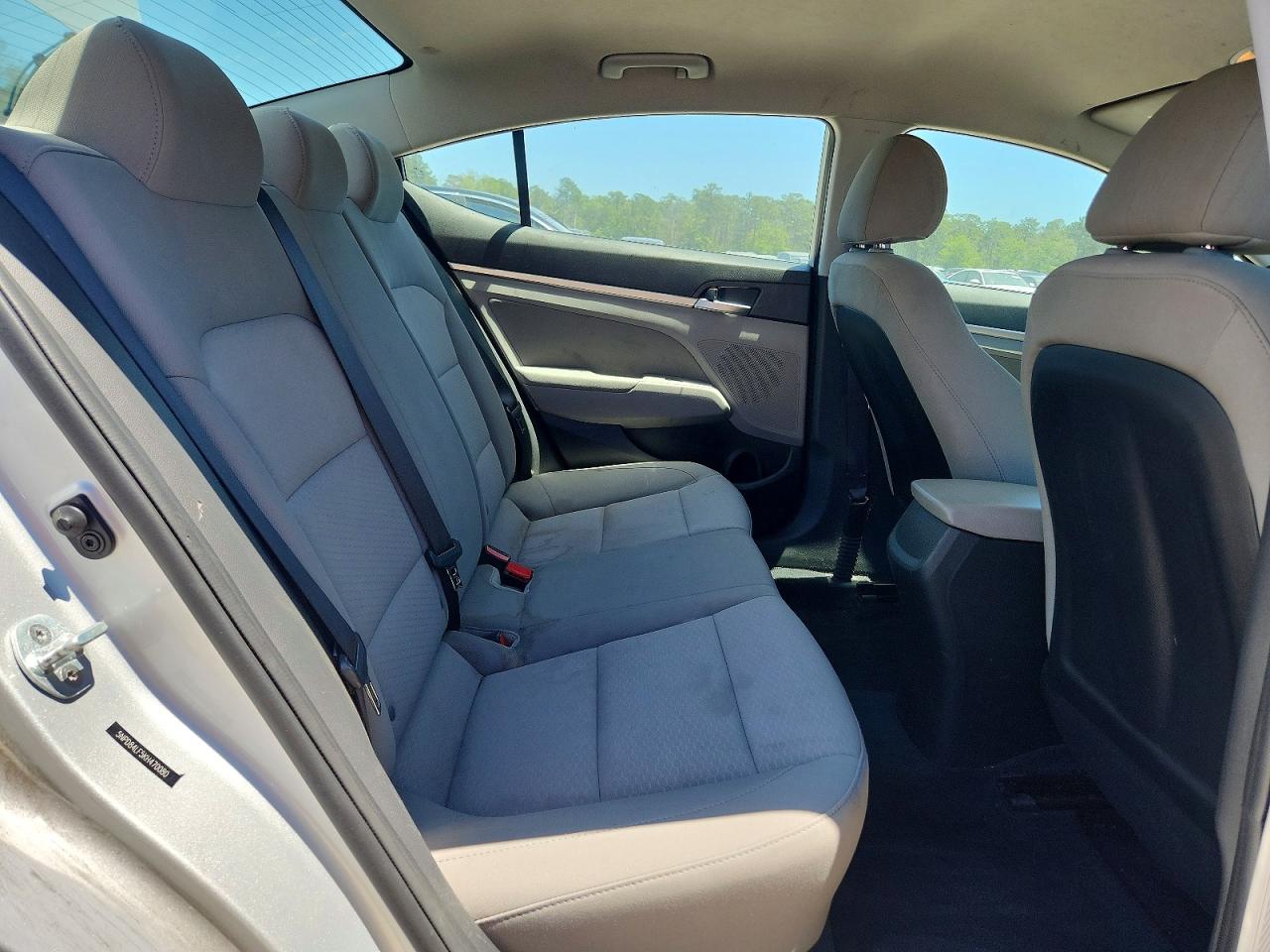 2019 HYUNDAI ELANTRA SEL photo 19