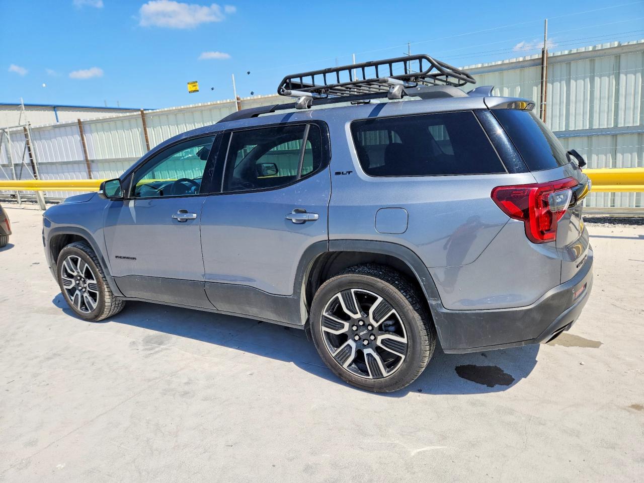 2021 GMC ACADIA SLT photo 4