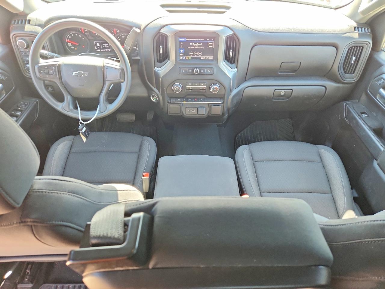 2024 CHEVROLET SILVERADO K1500 CUSTOM photo 8