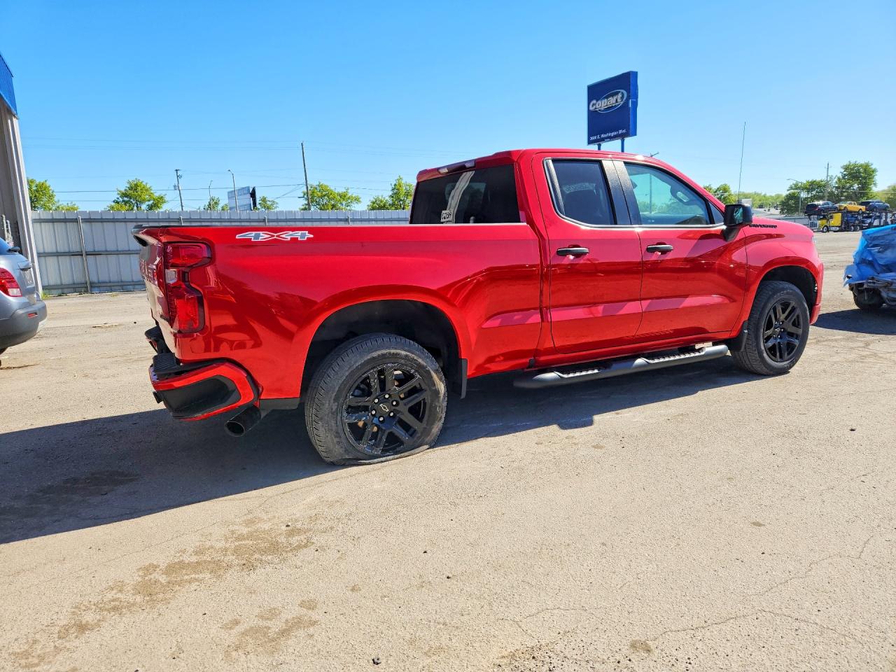 2024 CHEVROLET SILVERADO K1500 CUSTOM photo 3