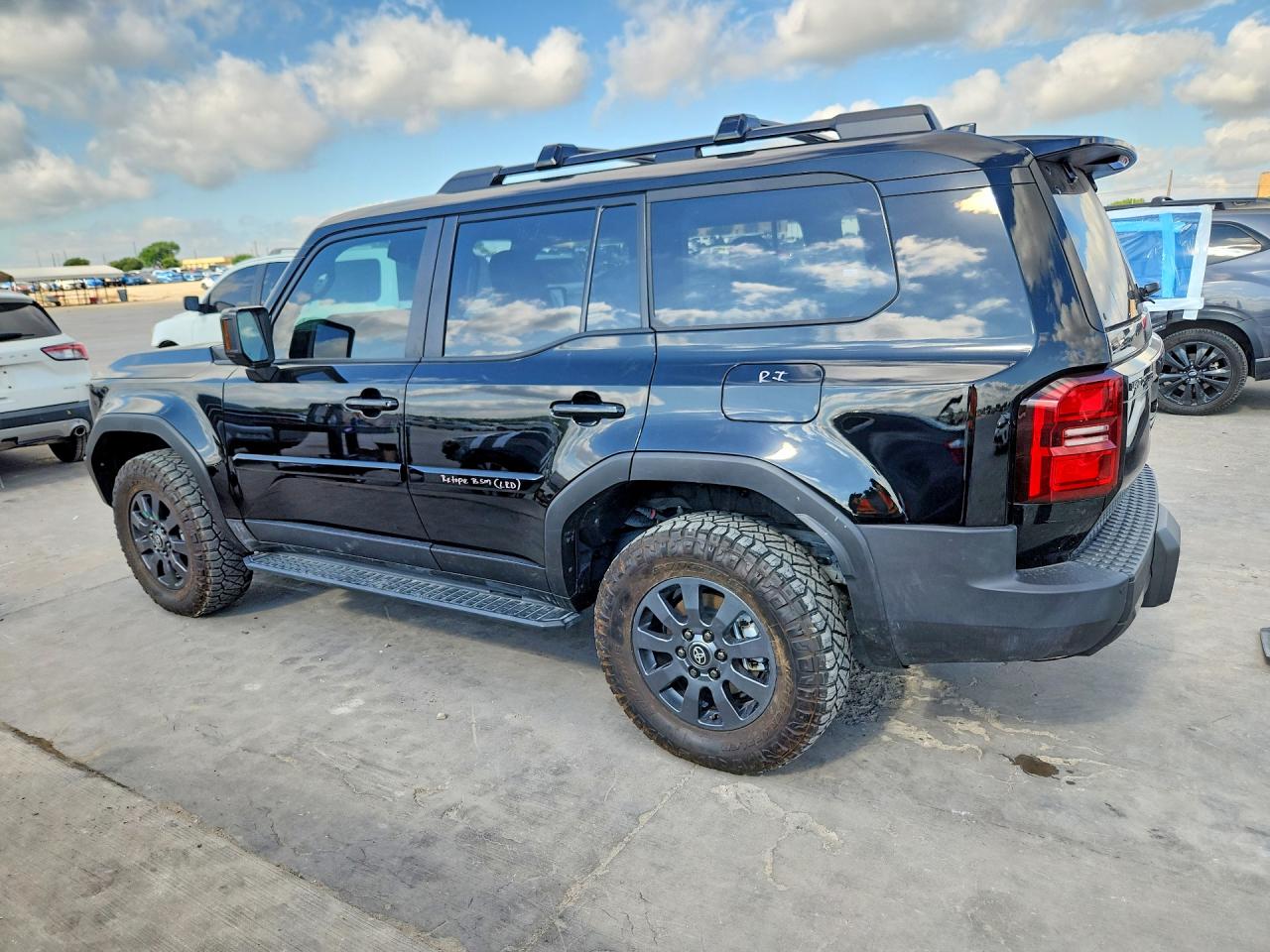 2025 TOYOTA LAND CRUISER BASE photo 3