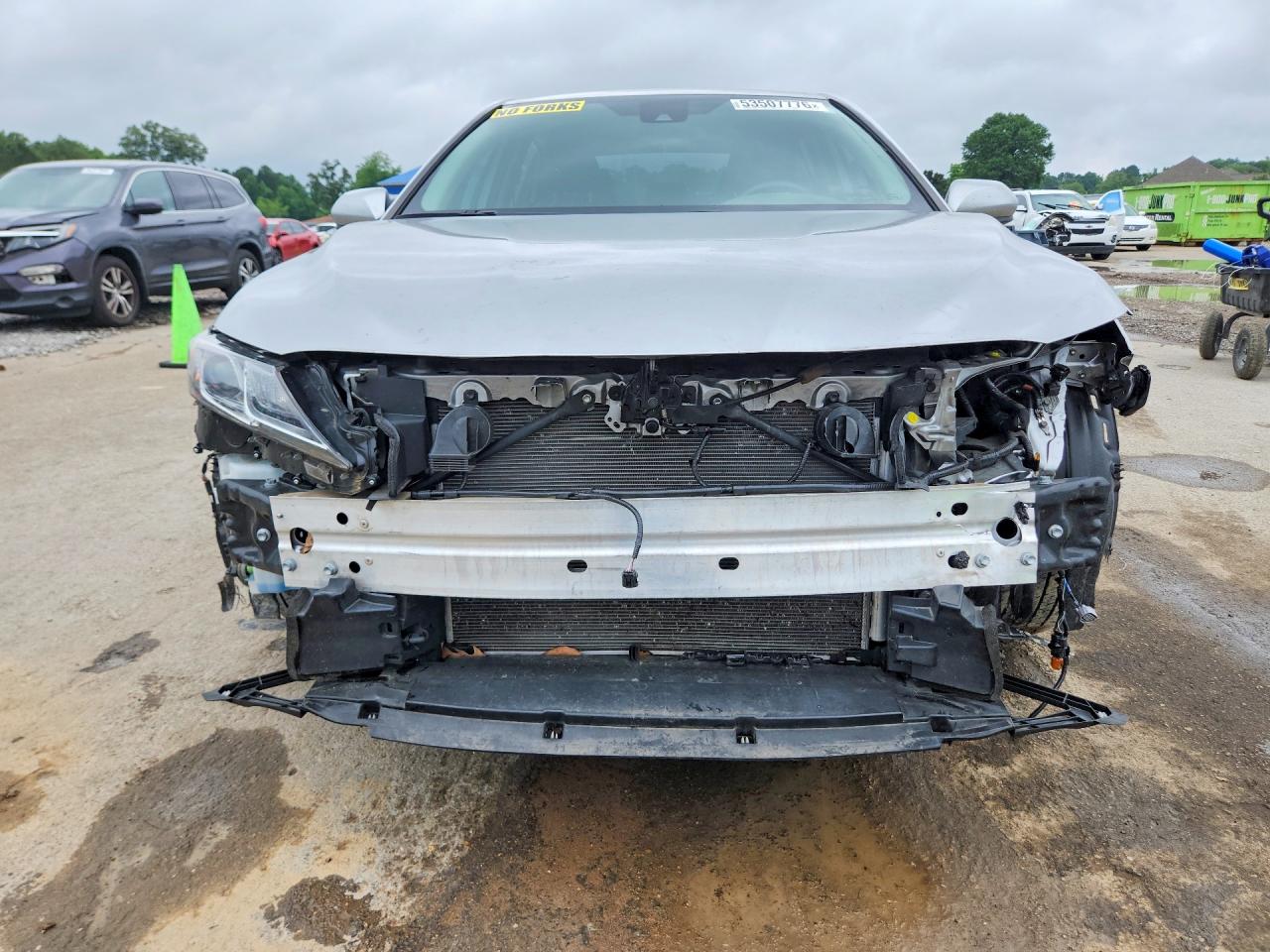 2019 TOYOTA CAMRY LE photo 9