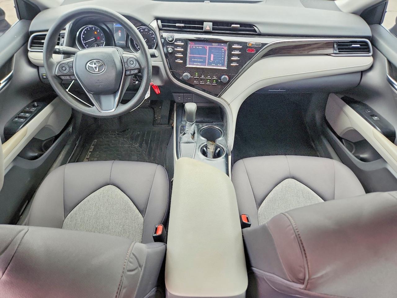 2019 TOYOTA CAMRY LE photo 15