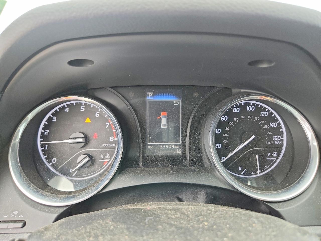 2019 TOYOTA CAMRY LE photo 17
