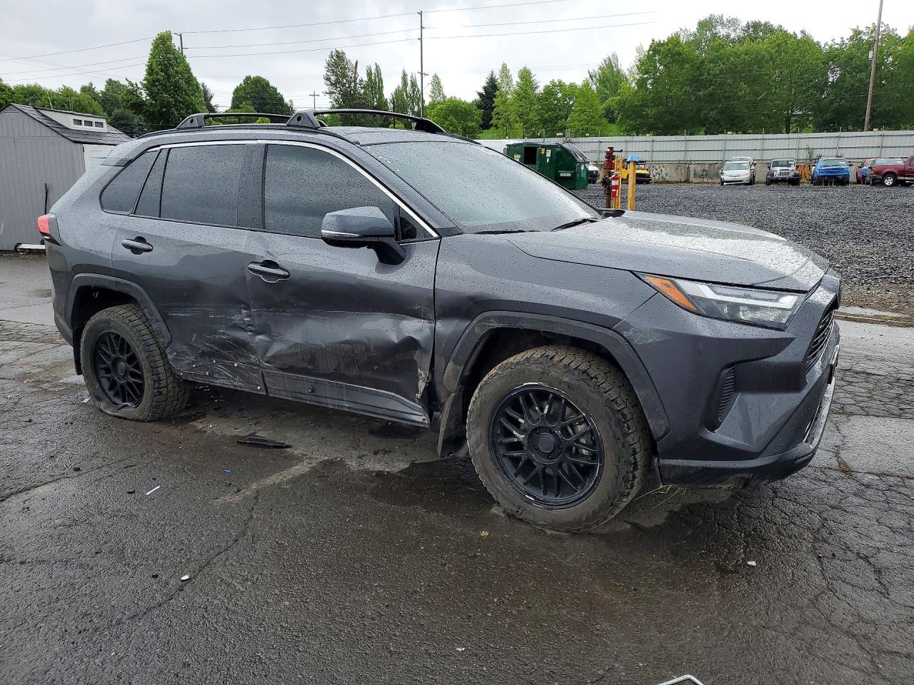 2022 TOYOTA RAV4 XLE photo 4