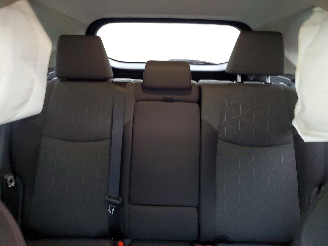 2022 TOYOTA RAV4 XLE photo 10