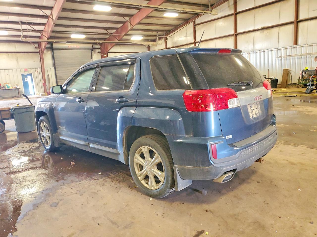 2017 GMC TERRAIN SLE photo 4