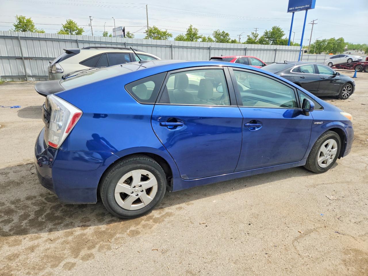 2011 TOYOTA PRIUS TWO photo 3