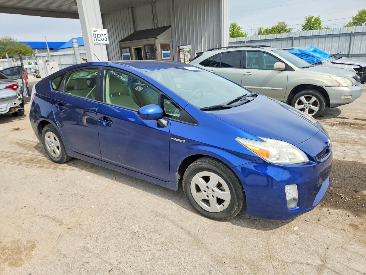 2011 TOYOTA PRIUS TWO photo 4