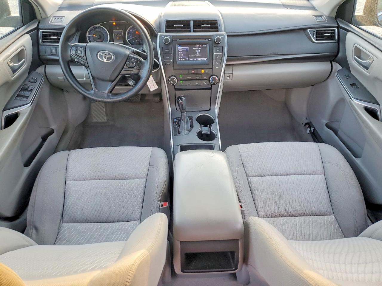 2016 TOYOTA CAMRY LE photo 22