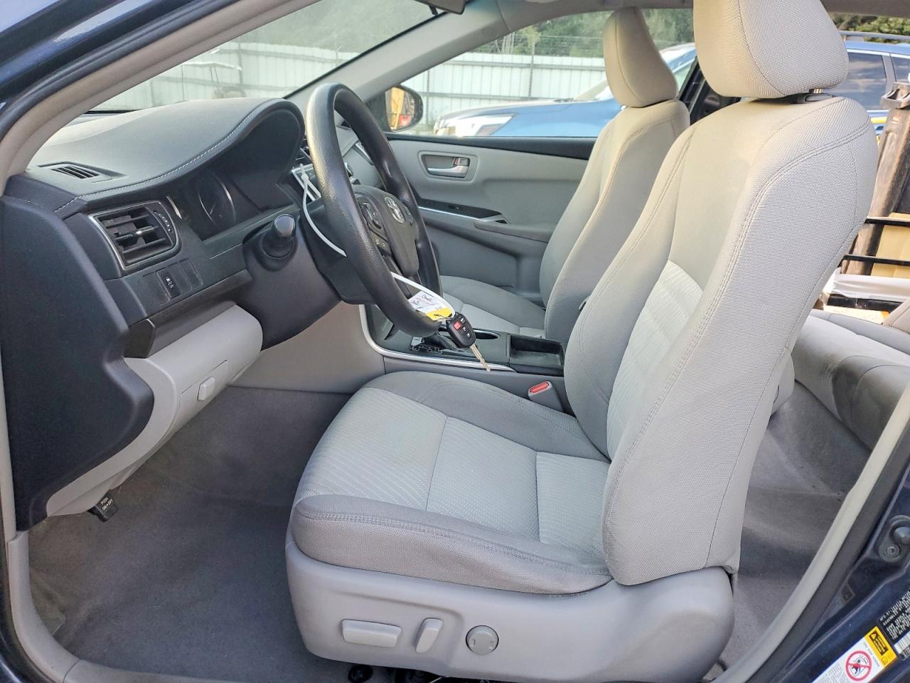 2016 TOYOTA CAMRY LE photo 19