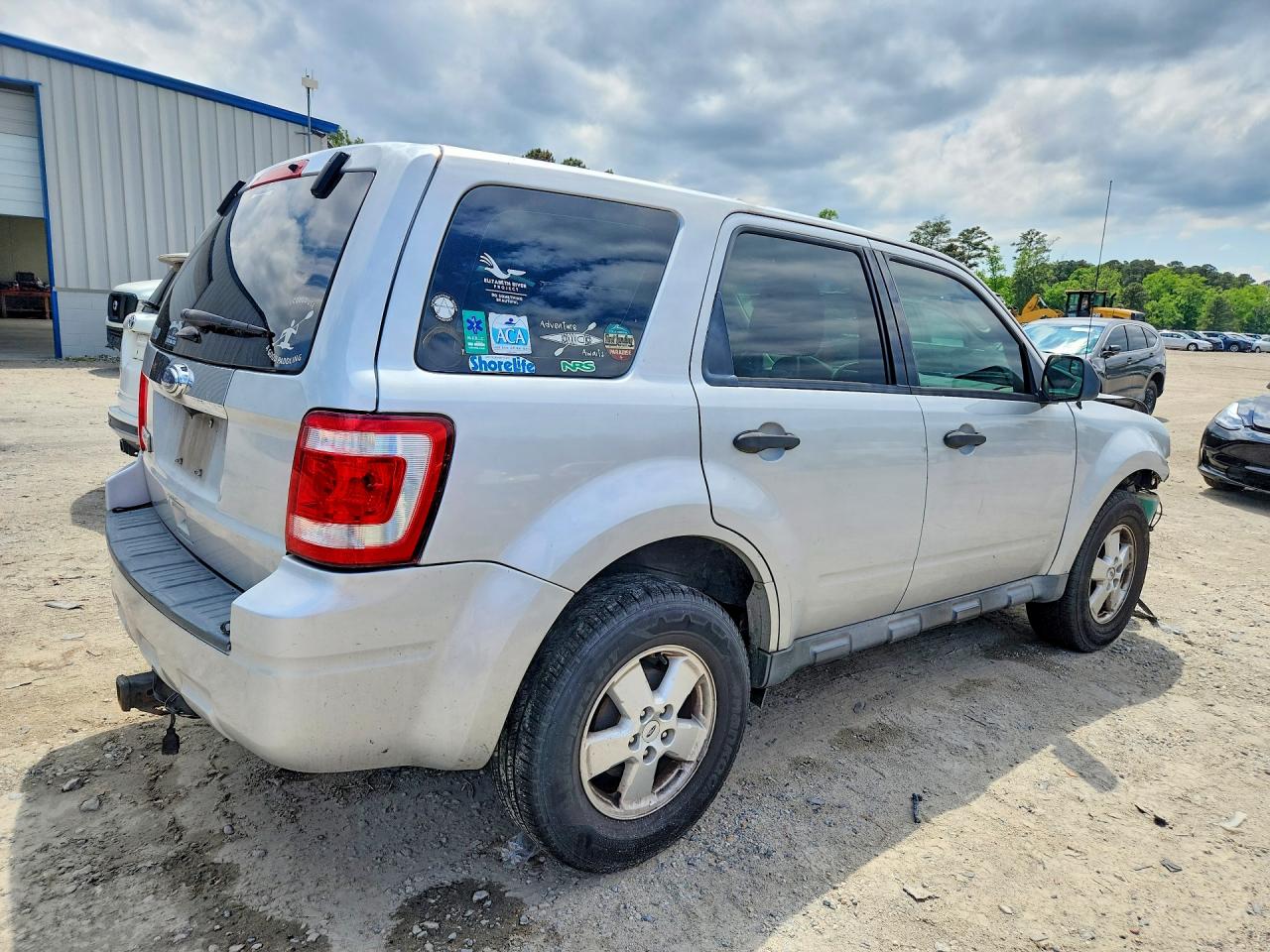 2010 FORD ESCAPE XLS photo 5