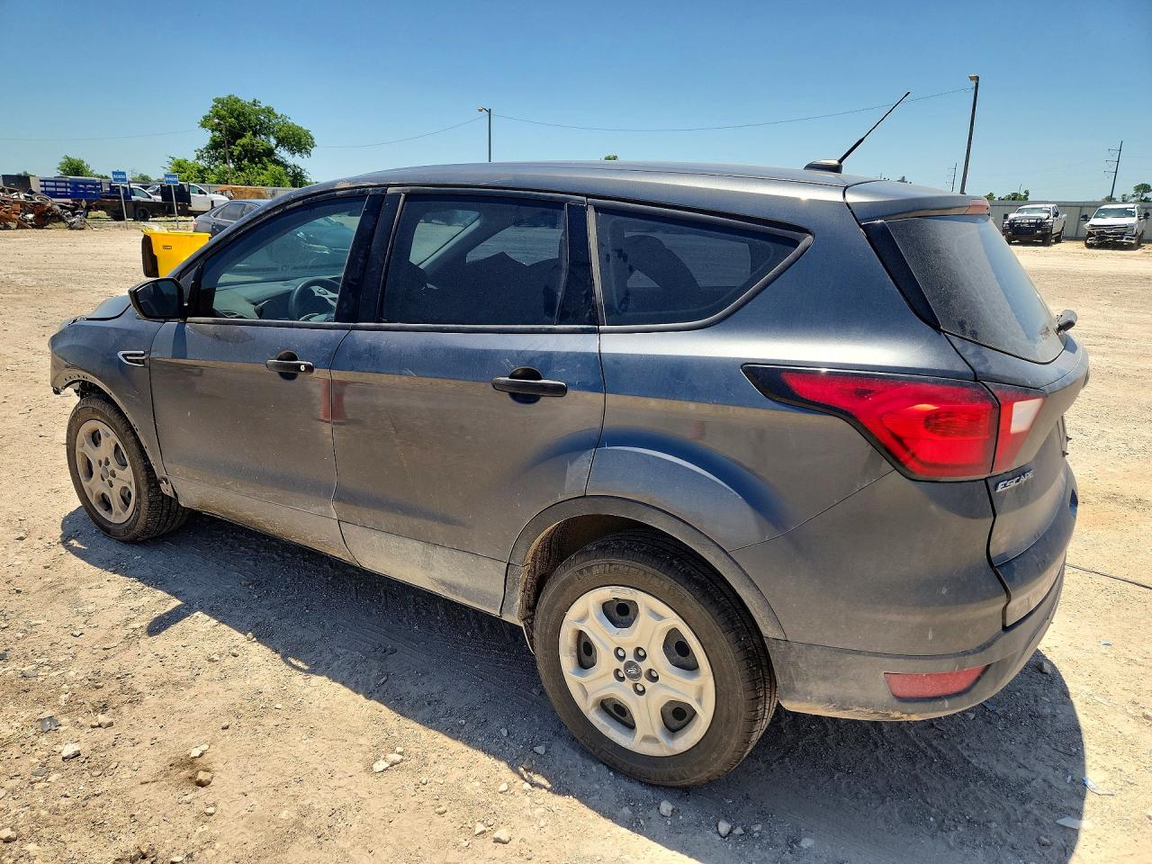 2019 FORD ESCAPE S photo 4