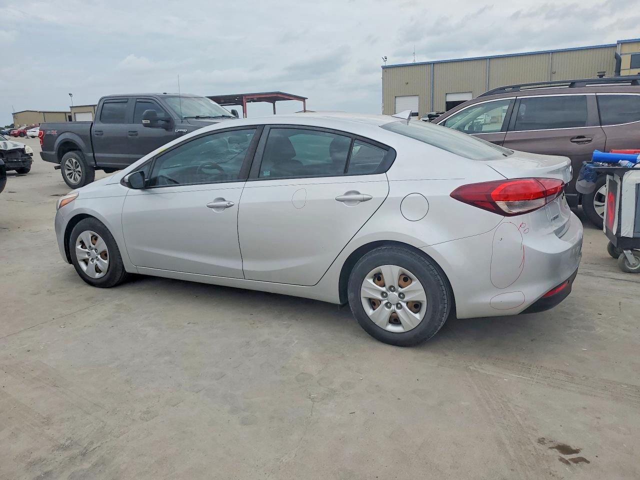 2017 KIA FORTE LX photo 3