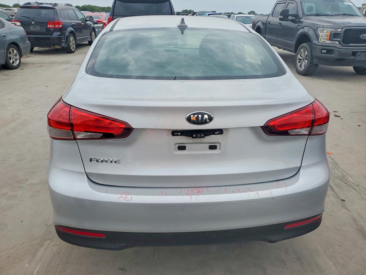 2017 KIA FORTE LX photo 11