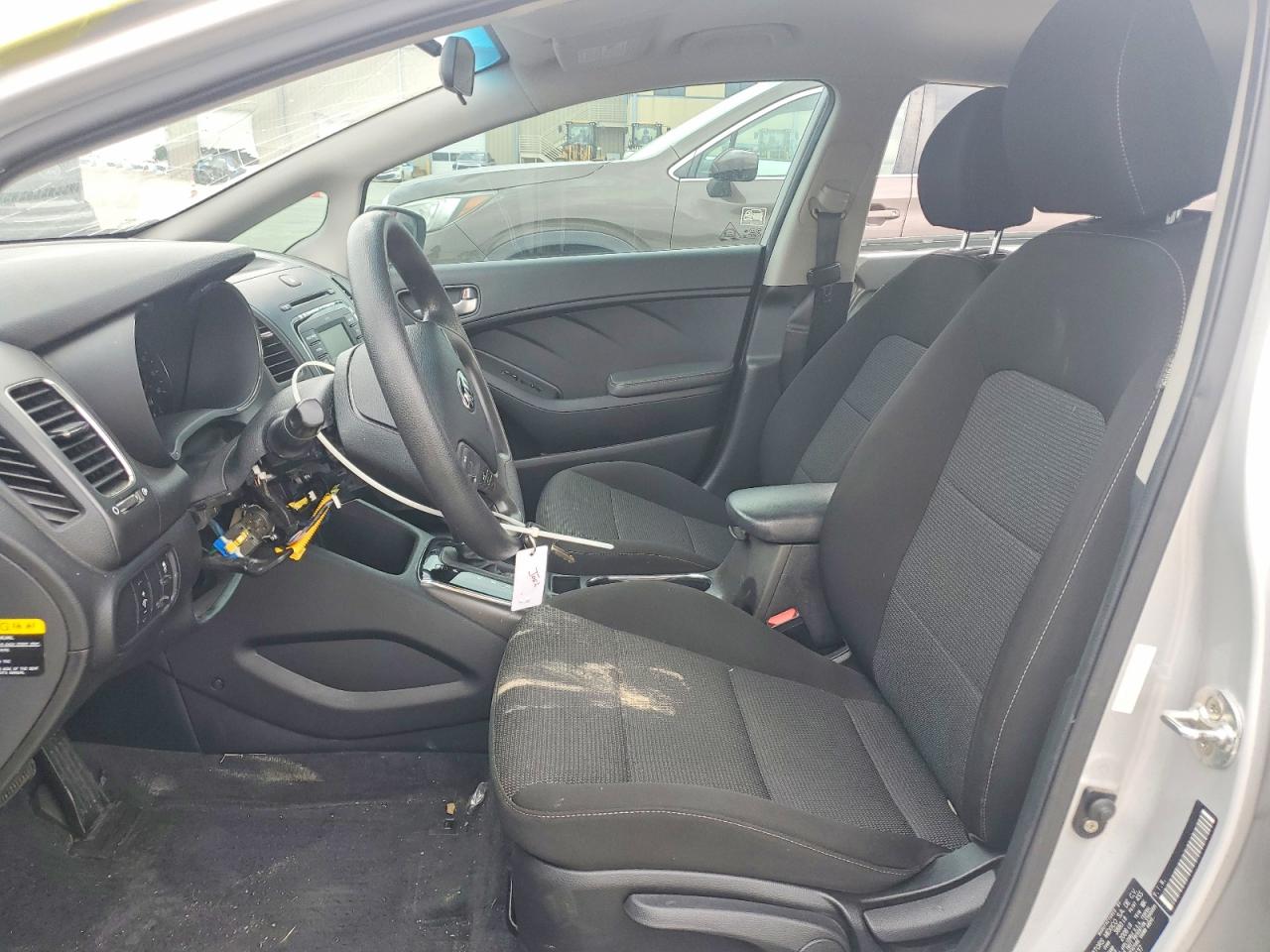 2017 KIA FORTE LX photo 13