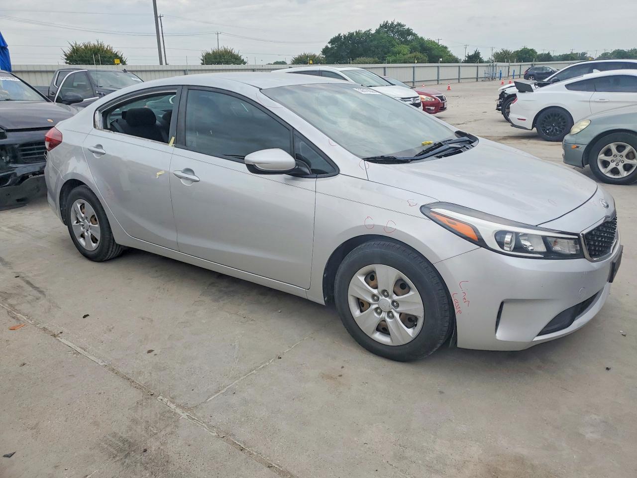 2017 KIA FORTE LX photo 7