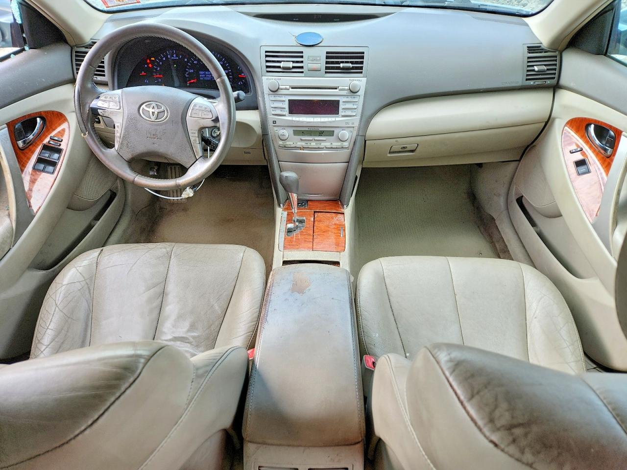 2010 TOYOTA CAMRY XLE photo 15