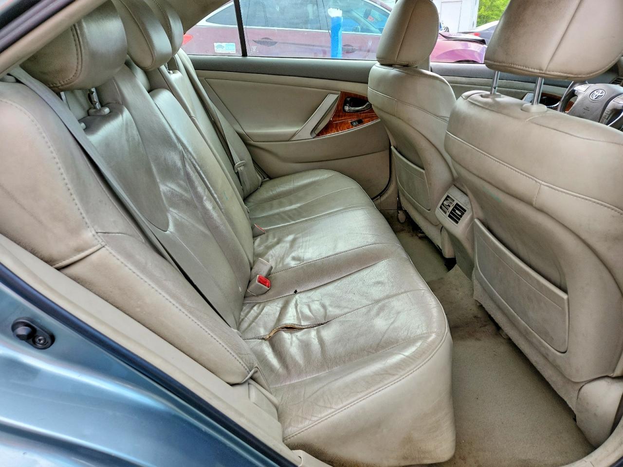 2010 TOYOTA CAMRY XLE photo 19