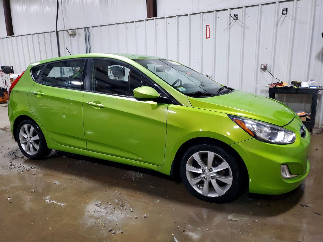 2012 HYUNDAI ACCENT SE photo 10