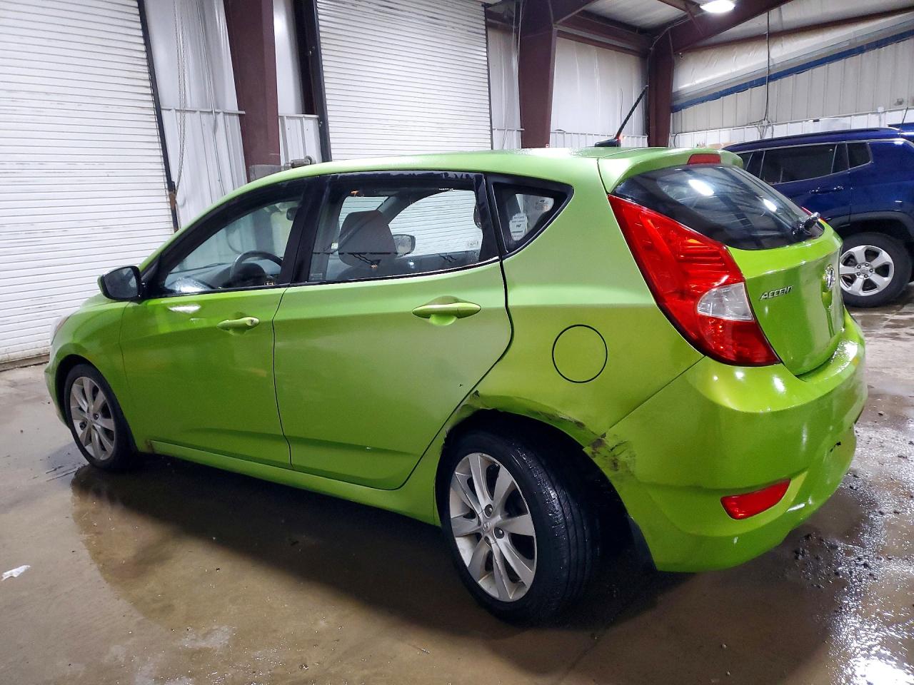 2012 HYUNDAI ACCENT SE photo 4