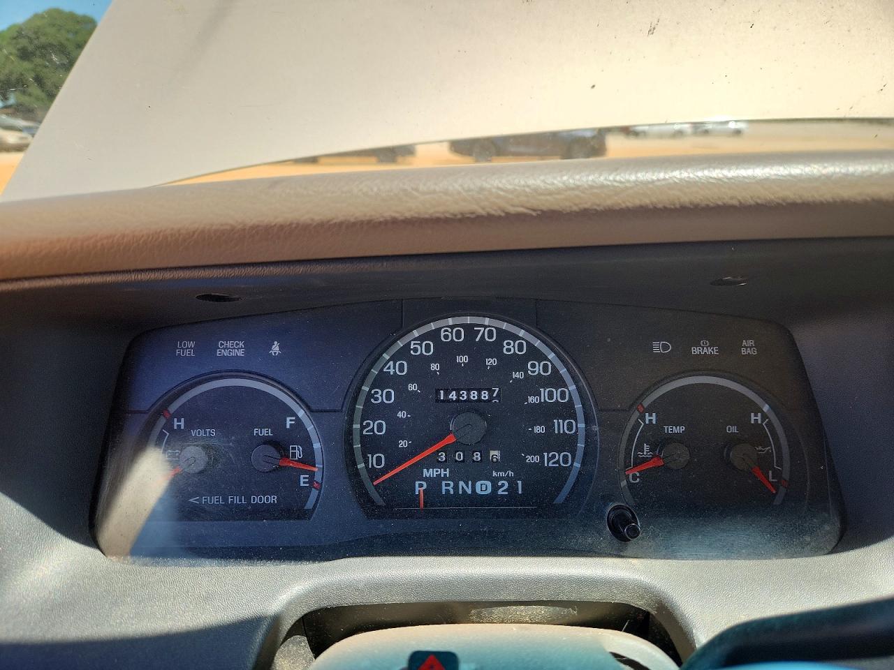 1998 FORD CROWN VICTORIA LX photo 25