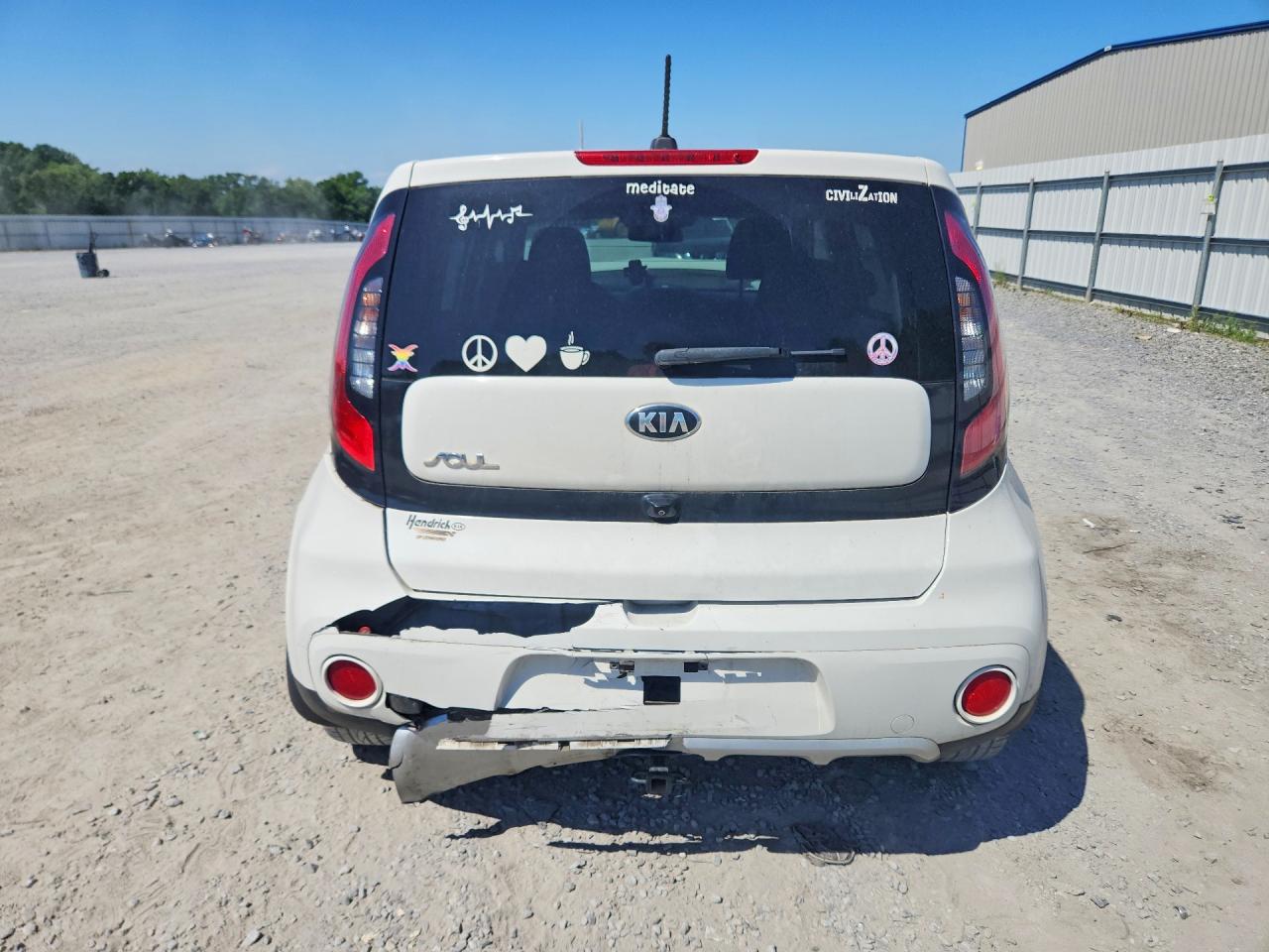 2017 KIA SOUL + photo 16