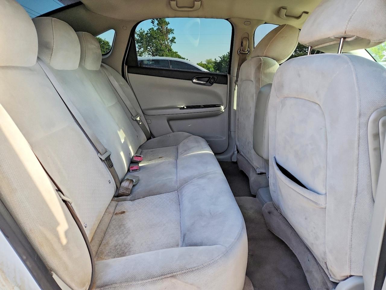 2010 CHEVROLET IMPALA LT photo 19