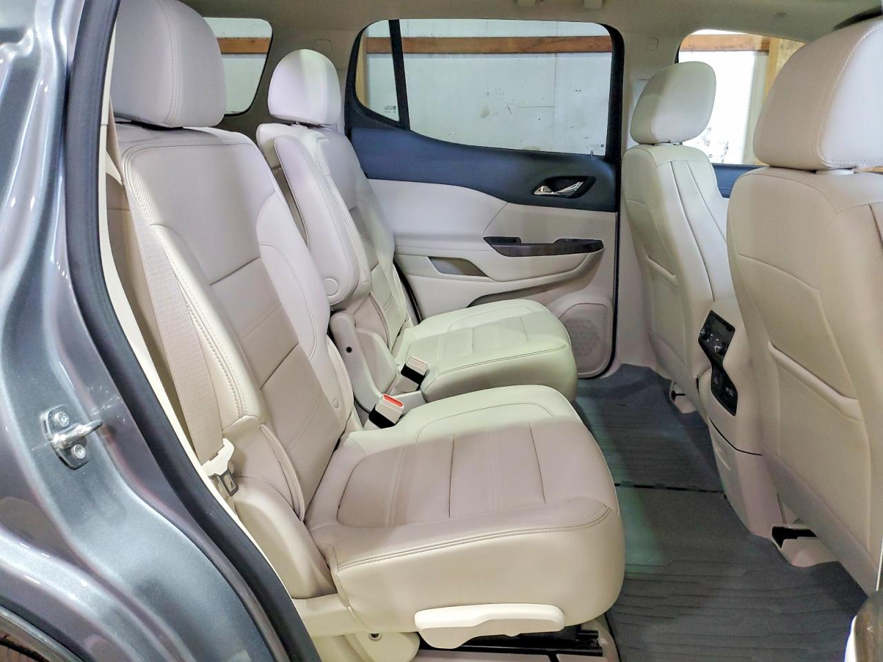 2023 GMC ACADIA DENALI photo 31