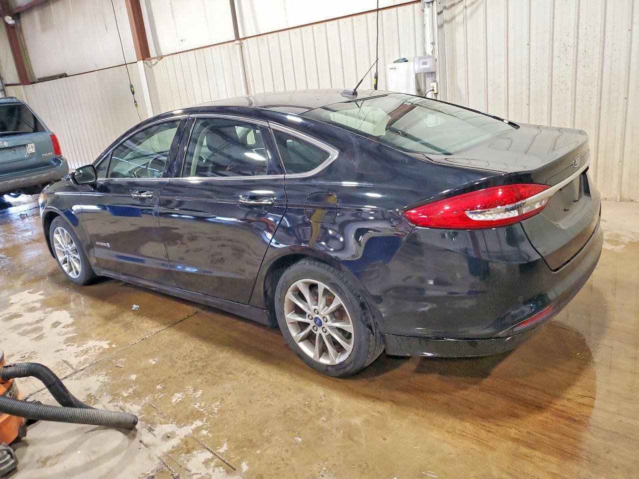 2017 FORD FUSION SE HYBRID photo 3