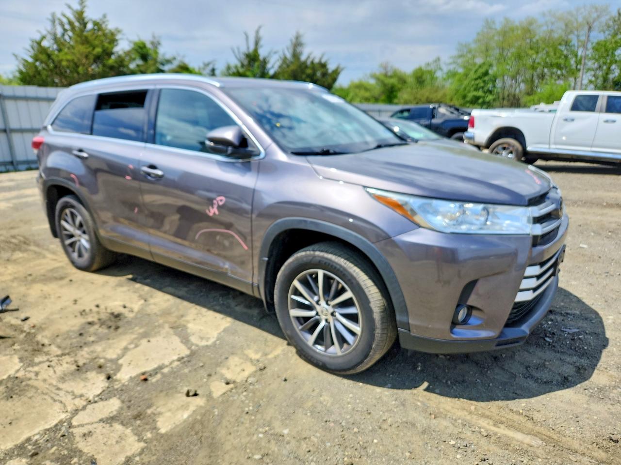 2019 TOYOTA HIGHLANDER XLE photo 7