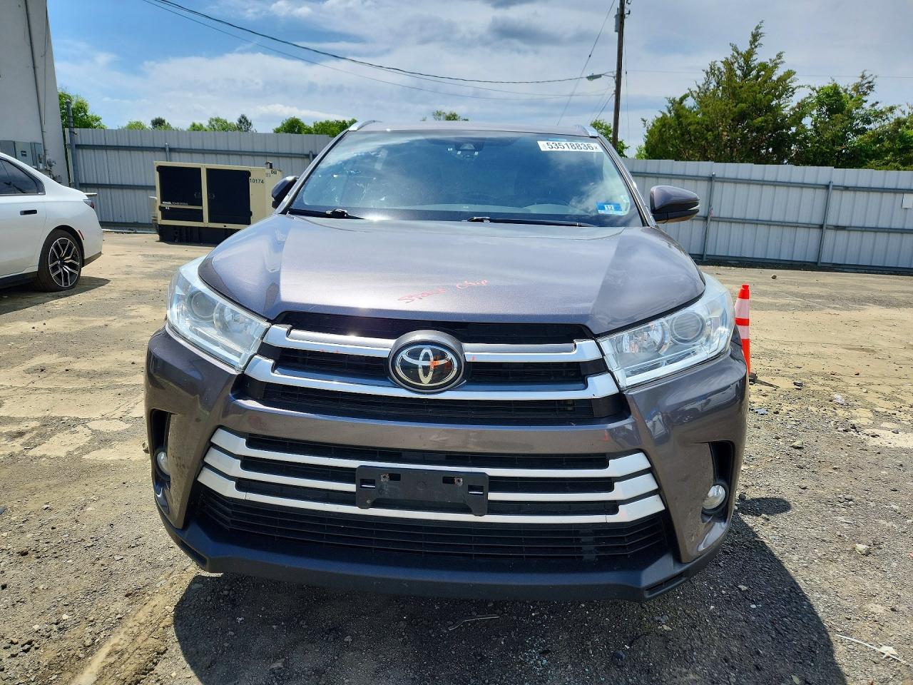 2019 TOYOTA HIGHLANDER XLE photo 9