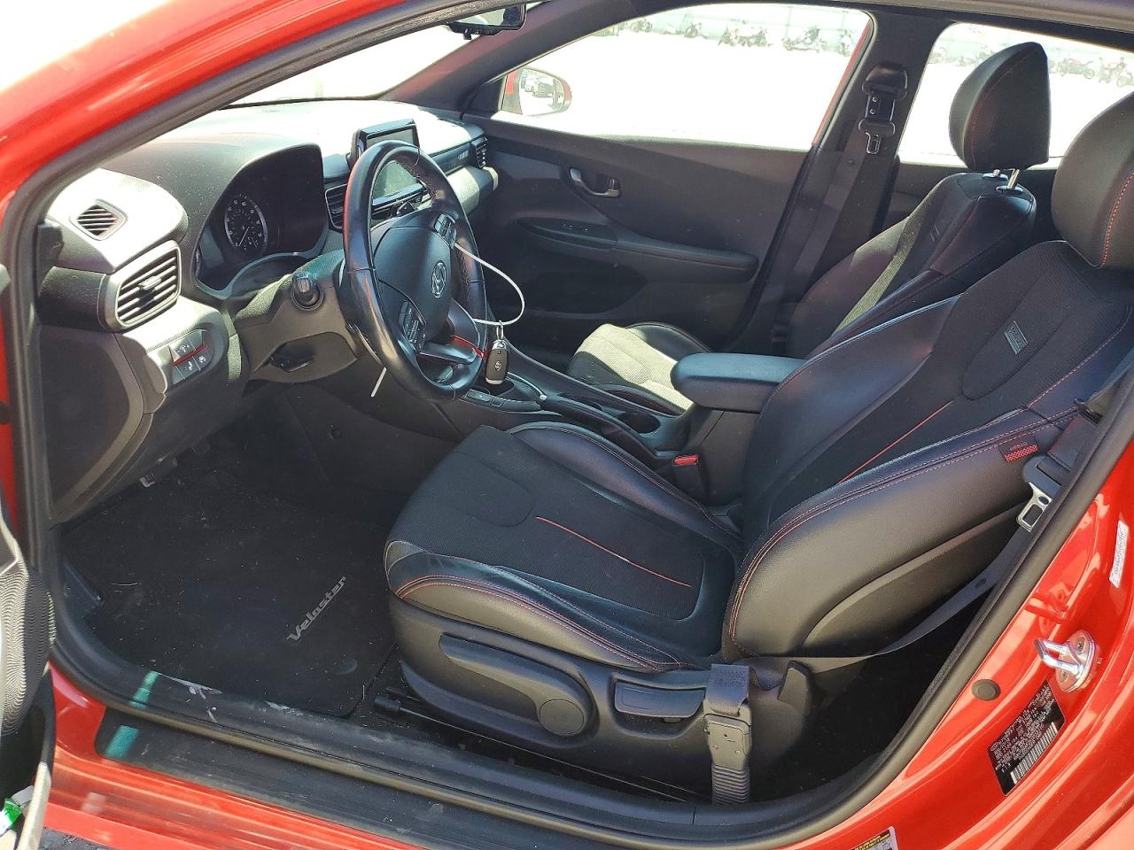 2019 HYUNDAI VELOSTER 2.0L PREMIUM photo 13