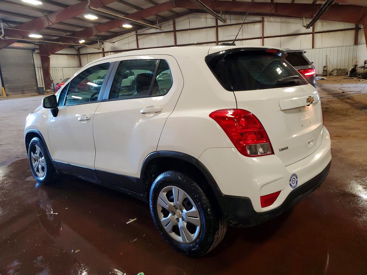 2017 CHEVROLET TRAX LS photo 4