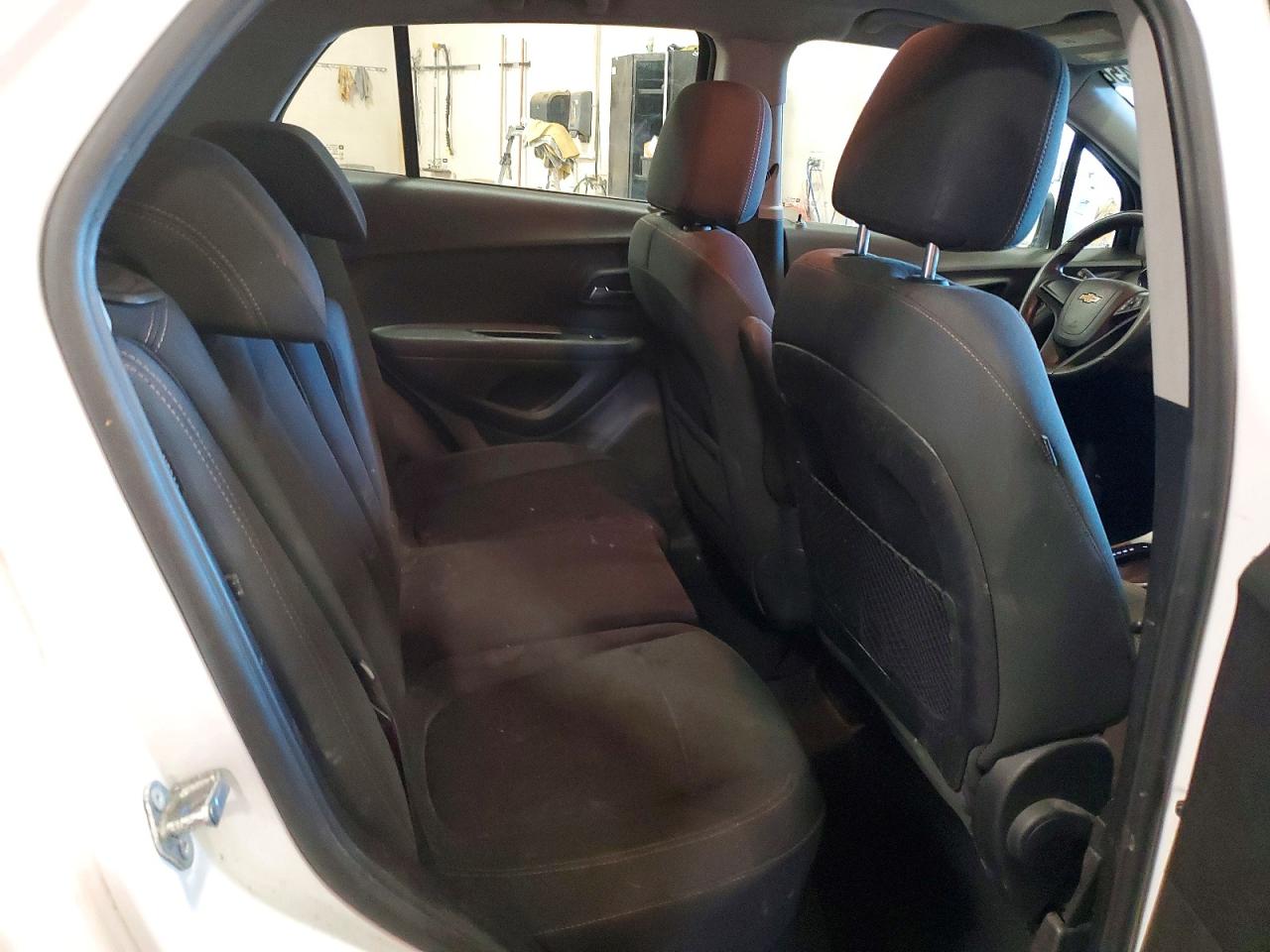 2017 CHEVROLET TRAX LS photo 28