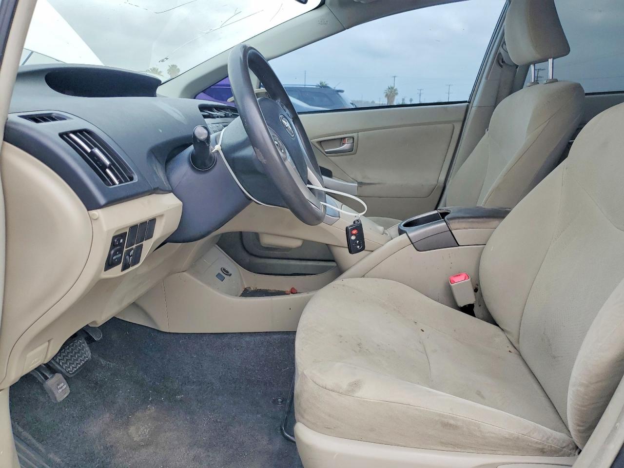 2013 TOYOTA PRIUS TWO photo 13